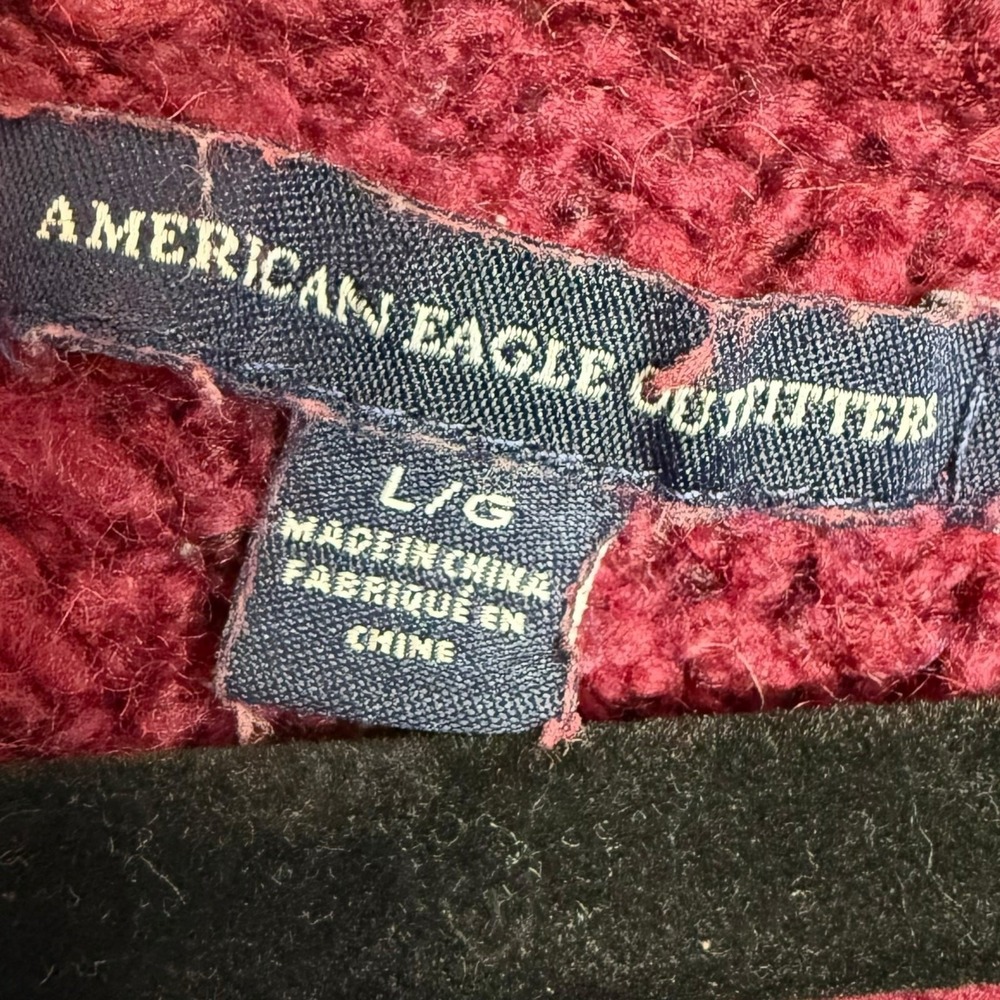 American Eagle Dark Red argyle‎ style sweater Size Large - Picture 5 of 7